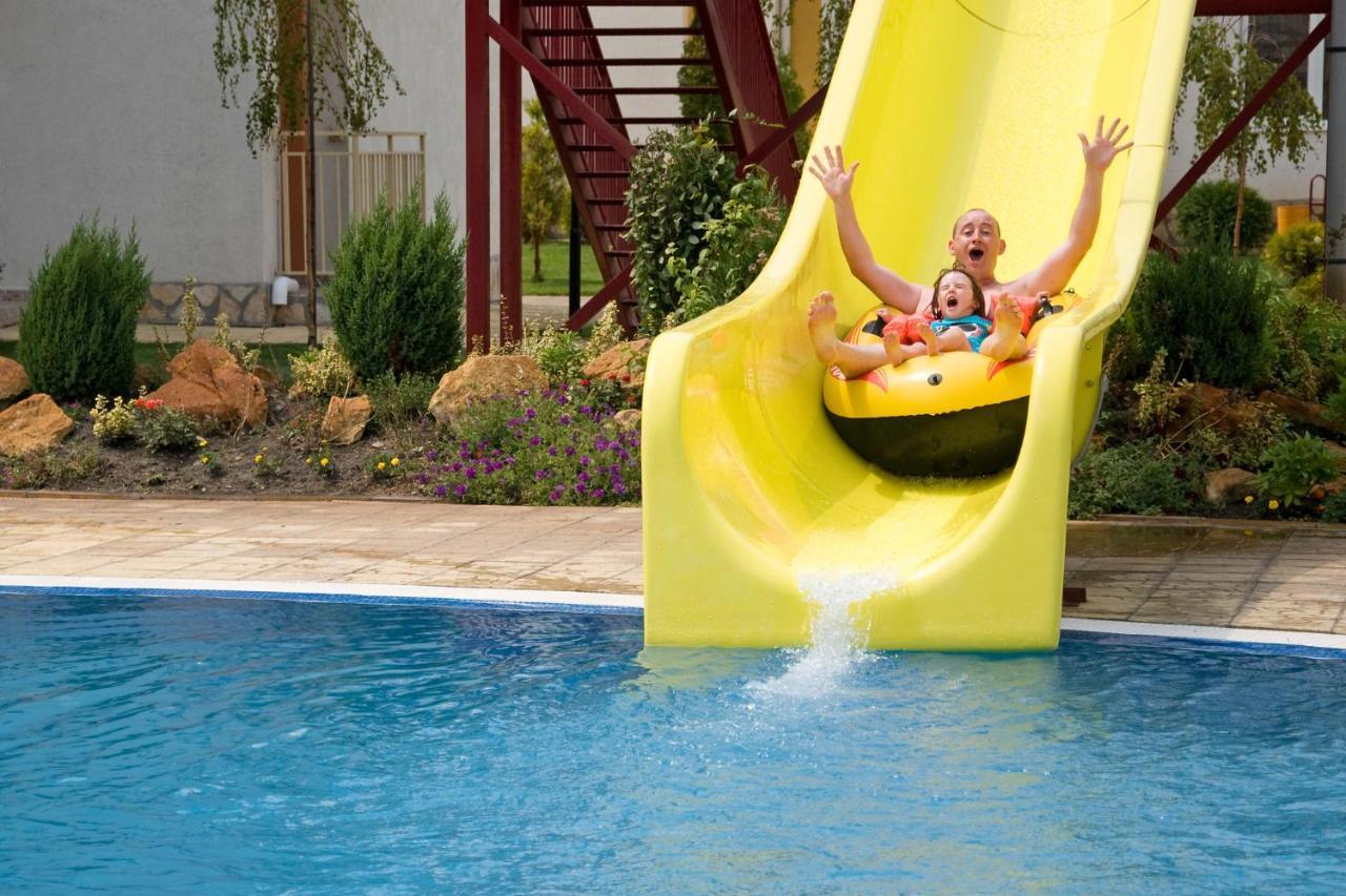 Holiday Apartments Next To Action Aquapark Sunny Beach Exterior foto
